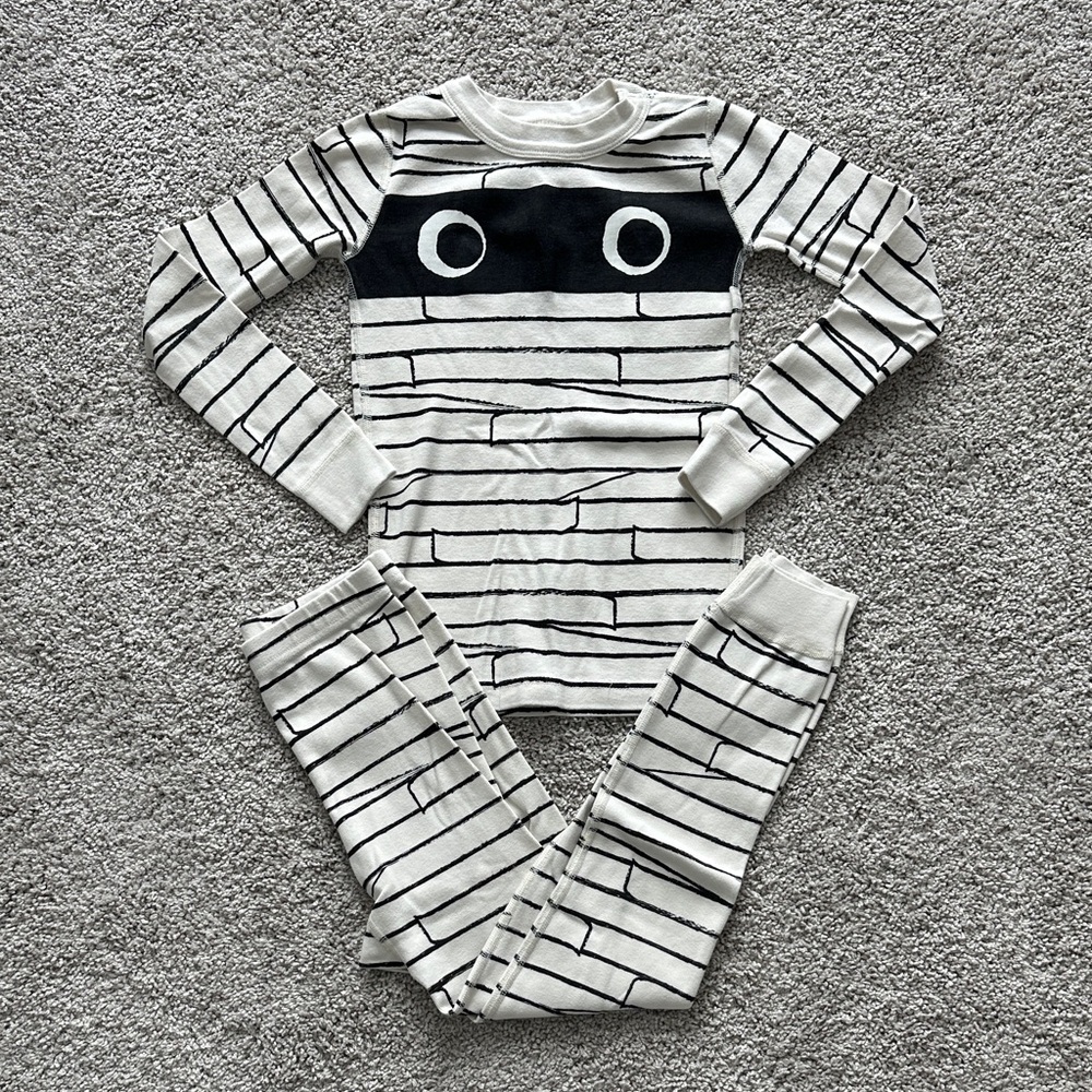 Hanna Andersson Halloween Mummy Long Sleeve Pajama Set